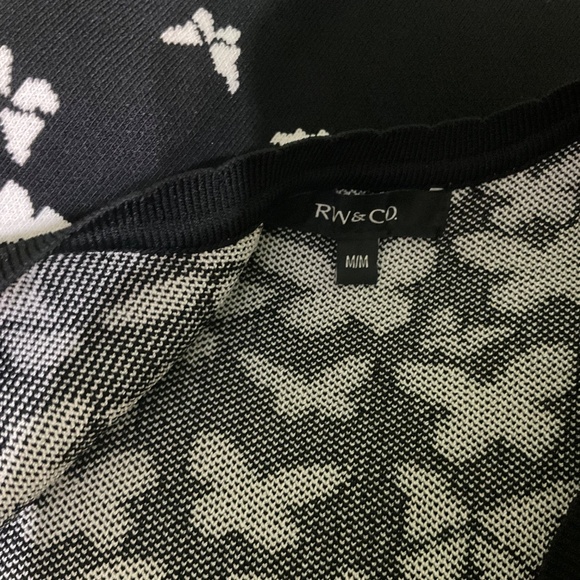 RW&W  Knitted dress，Size M，black and white - Picture 3 of 4
